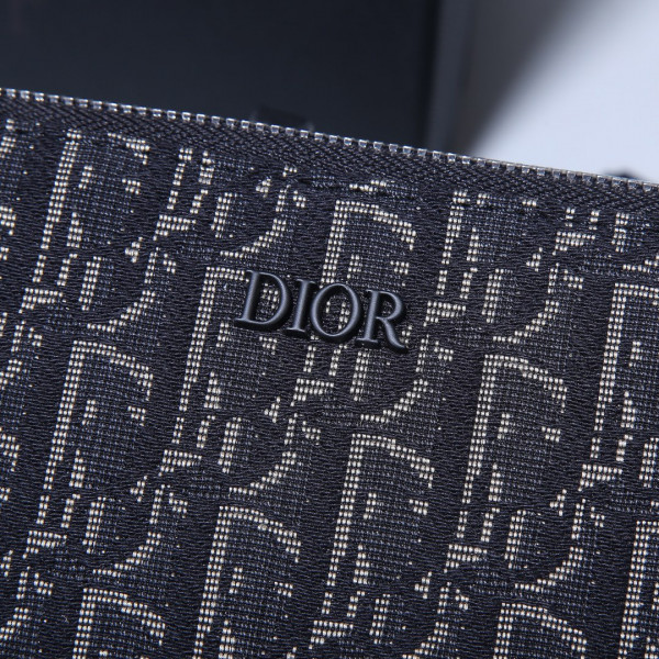 D*or pouch