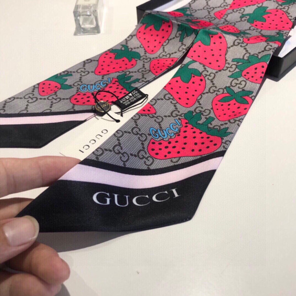 G*u*i bandeau