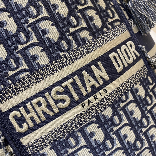 D*or d-bubble bucket bag