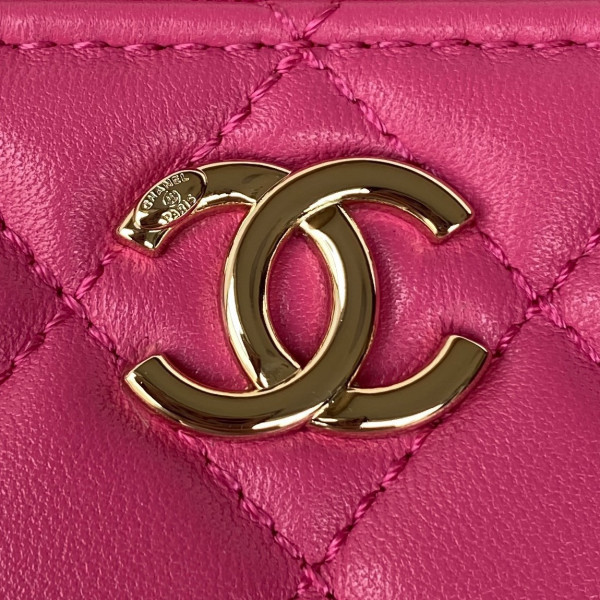 CL VANITY WITH CHAIN