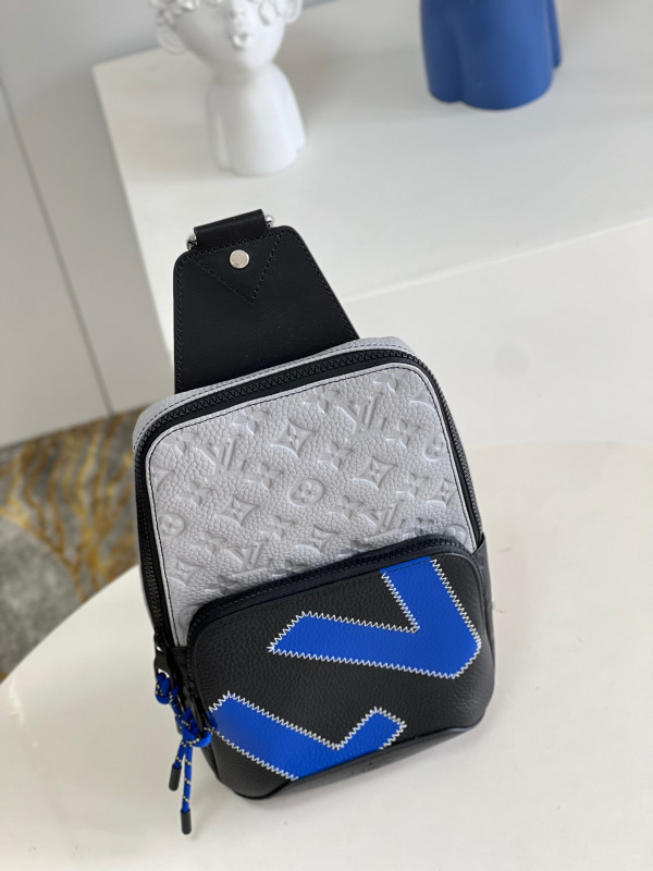 l**is V*t*n avenue slingbag