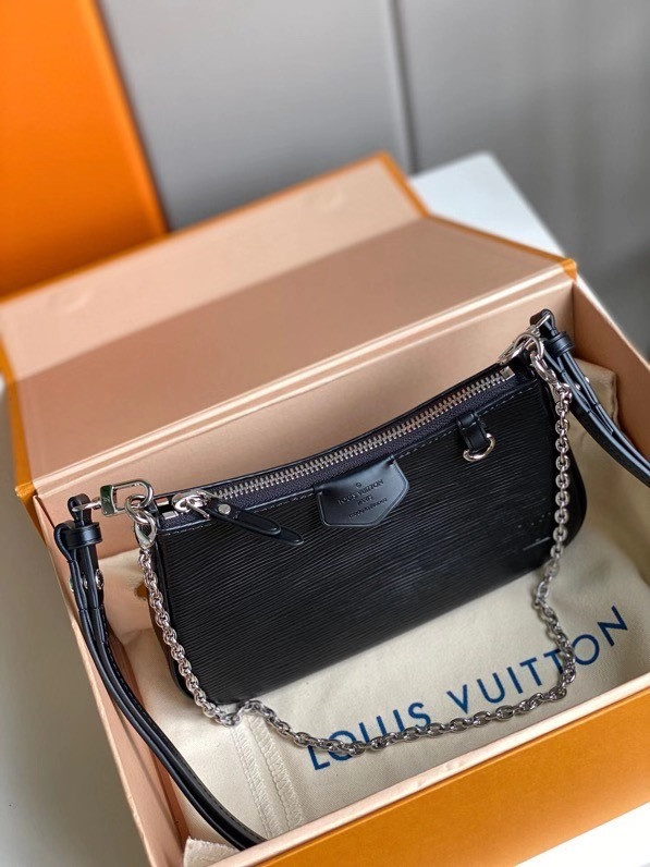 l**is V*t*n easy pouch on strap