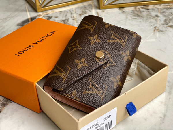 l**is V*t*n victorine wallet