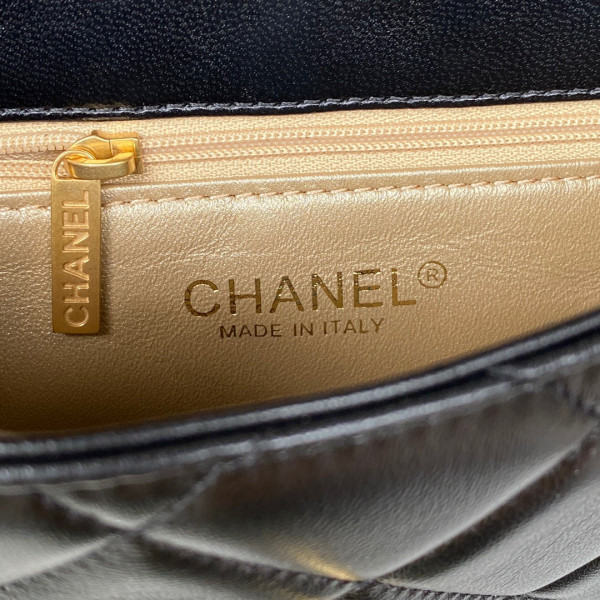 CL SMALL FLAP BAG
