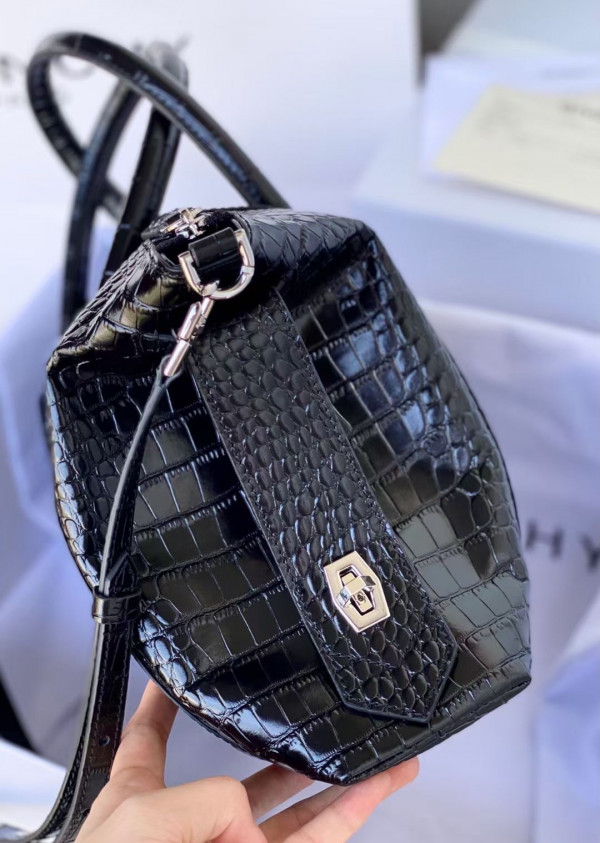 GIVENCHY ANTIGONA SOFT