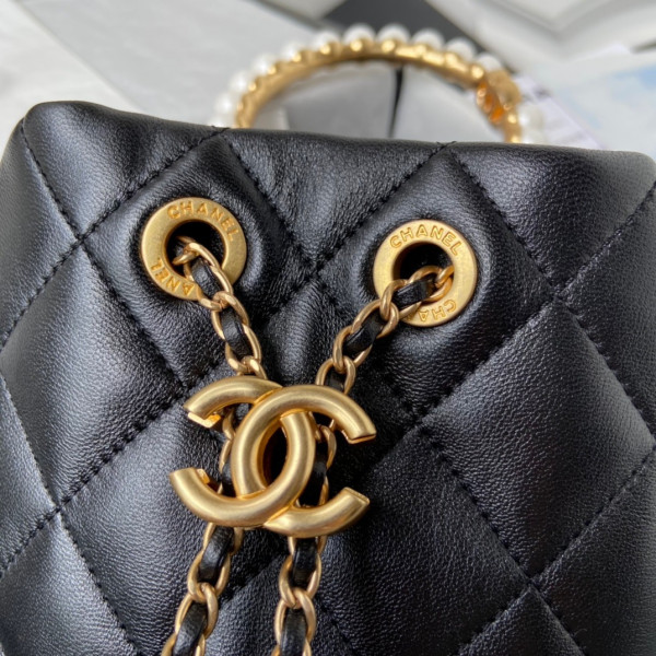 CL BUCKET BAG