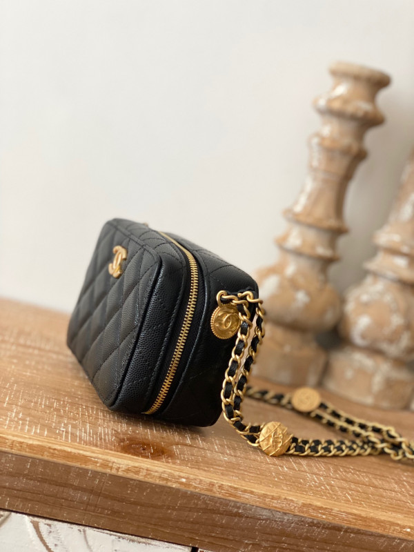 CL VANITY CASE