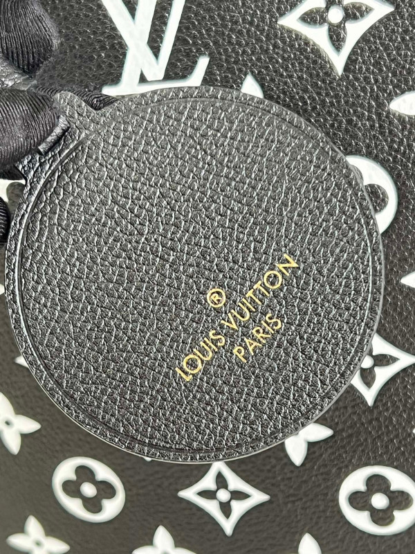 l**is V*t*n neverfull mm