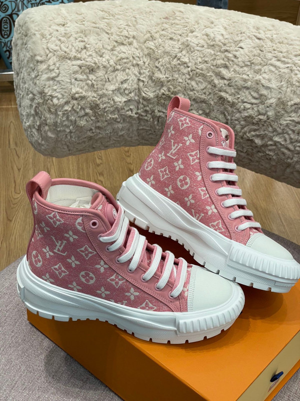l**is V*t*n squad high-top sneaker