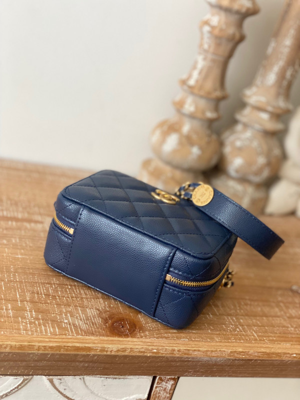CL VANITY CASE