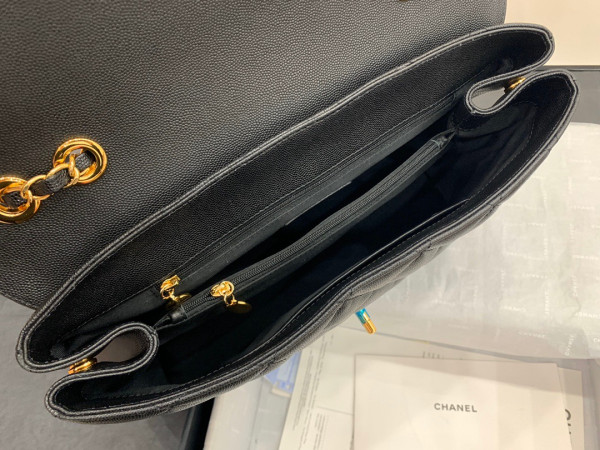 CL FLAP BAG CAVIAR