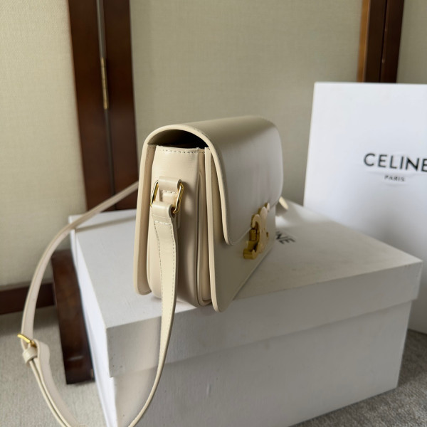 Ce**e teen triomphe bag