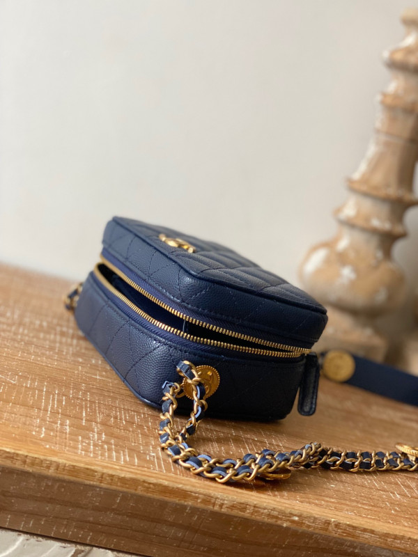 CL VANITY CASE