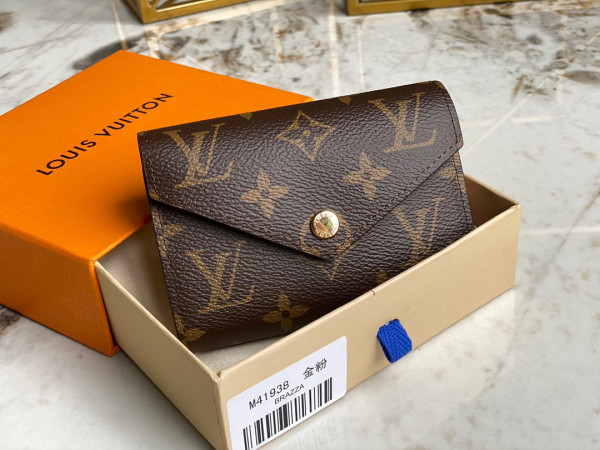 l**is V*t*n victorine wallet