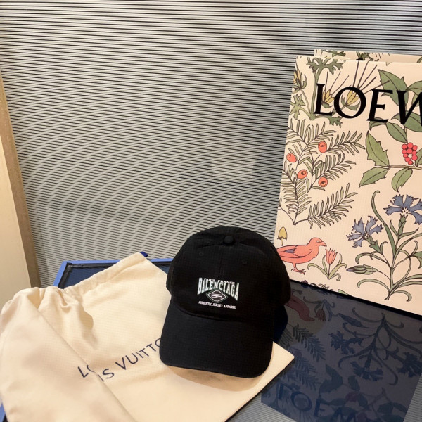 Ba*len*cia*ga logo cap