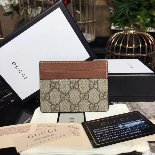 G*u*i card holder