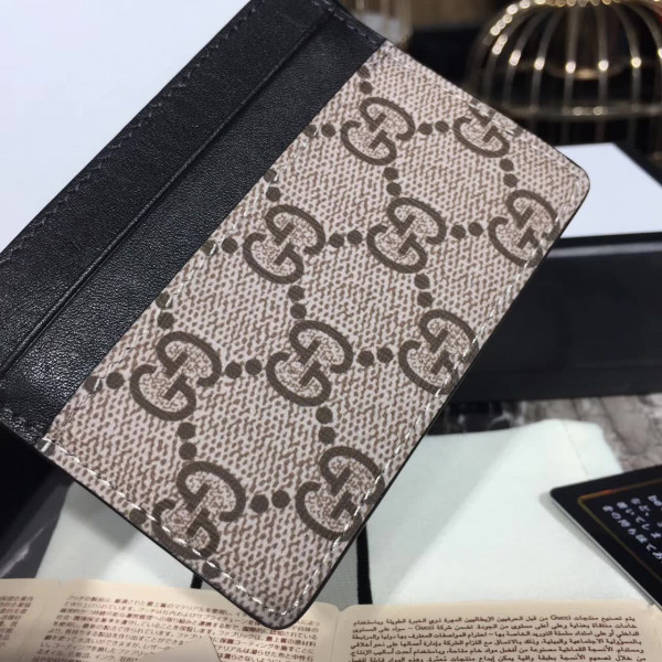 G*u*i card holder