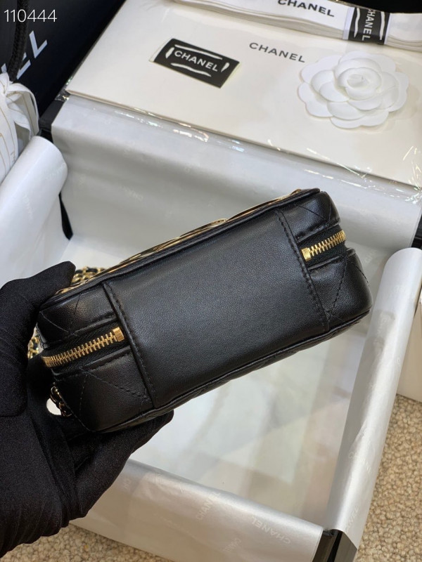 CL VANITY CASE