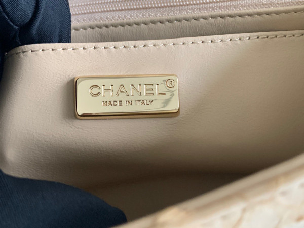 CL MINI FLAP BAG WITH TOP HANDLE