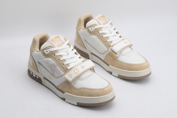 l**is V*t*n trainer sneaker