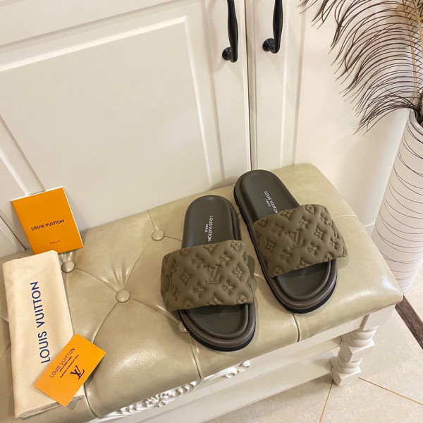 l**is V*t*n pool pillow comfort mule