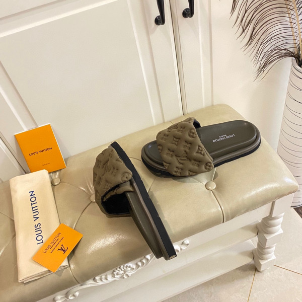 l**is V*t*n pool pillow comfort mule