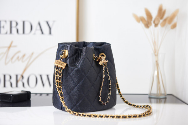 CL BUCKET BAG