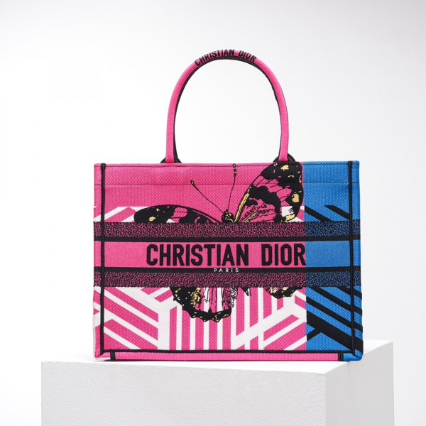 medium D*or book tote