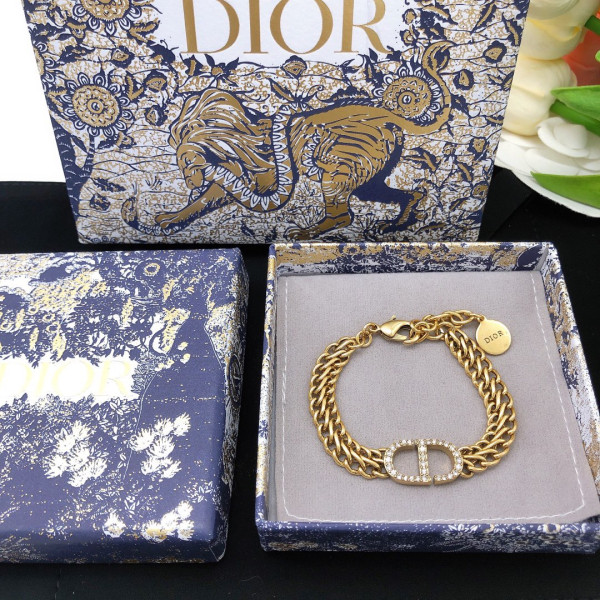 D*or necklace