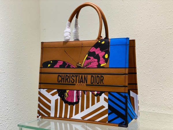 large D*or book tote