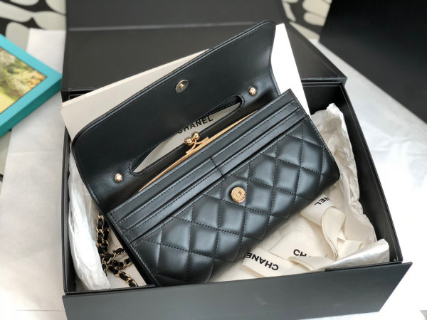 CL FLAP PHONE HOLDER WITH CHAIN