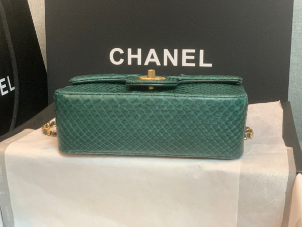 CL MINI FLAP BAG WITH TOP HANDLE