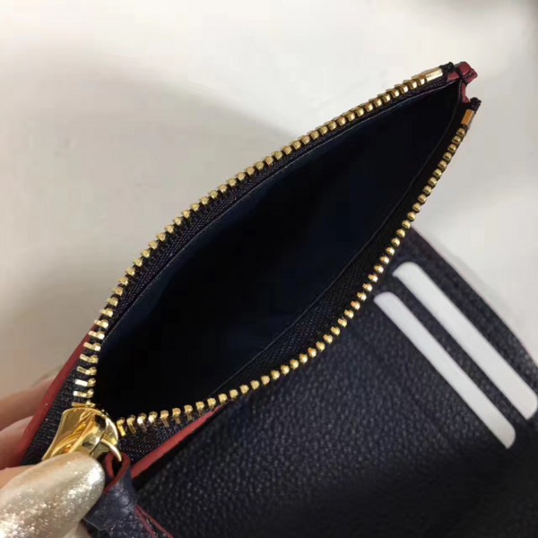 l**is V*t*n victorine wallet