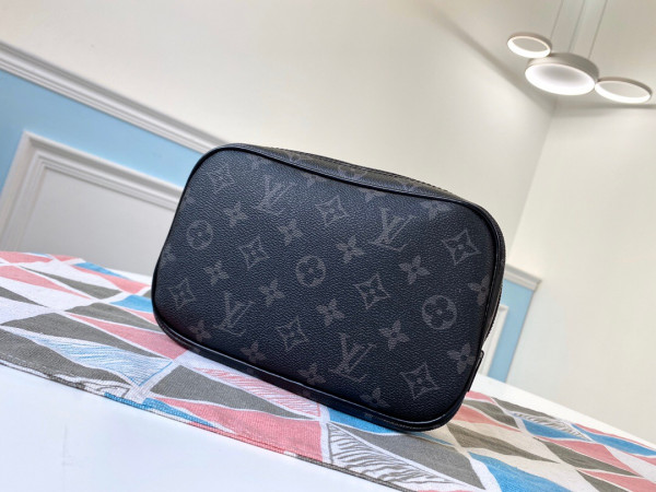 l**is V*t*n toiletry pouch pm
