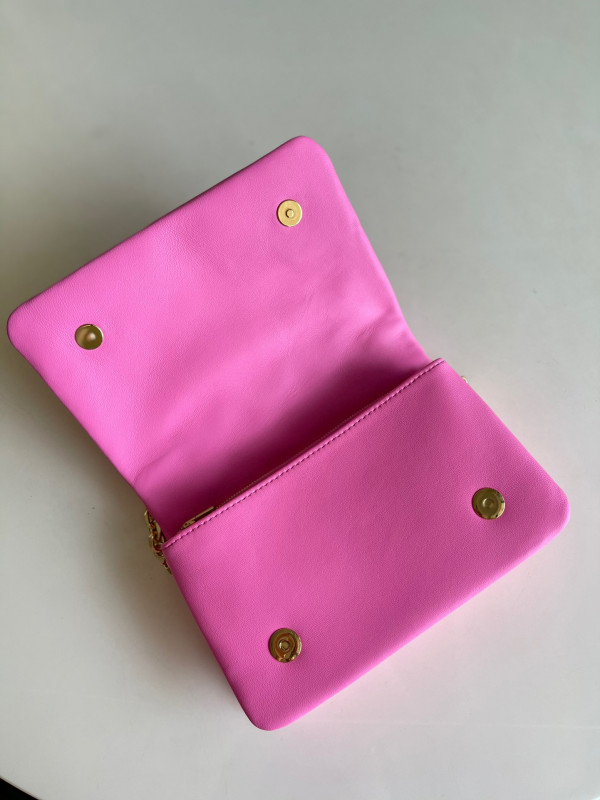 l**is V*t*n pochette coussin