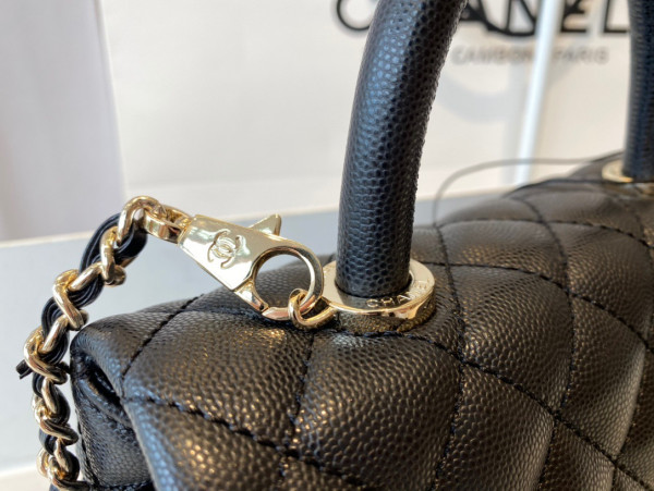 CL FLAP BAG WITH TOP HANDLE