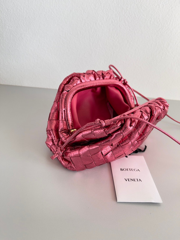 Bo*te*ga ve*ne*ta mini pouch