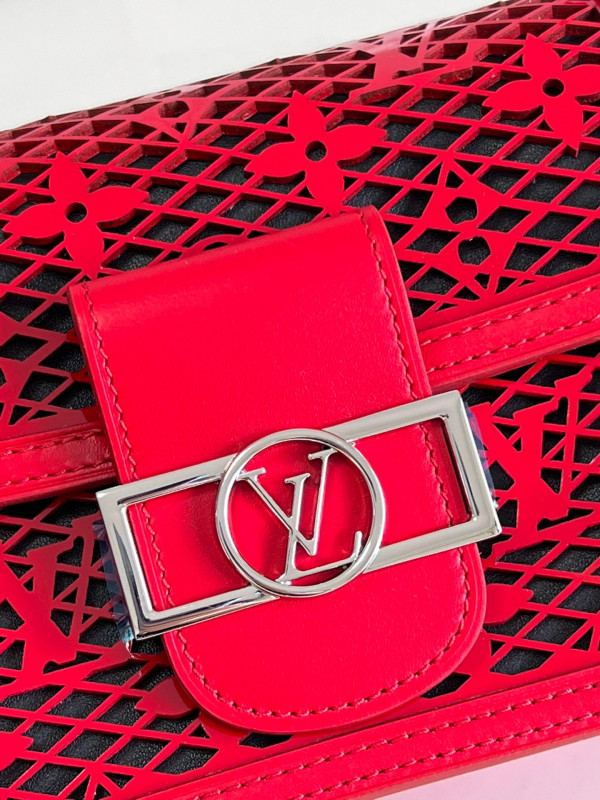 l**is V*t*n dauphine mini