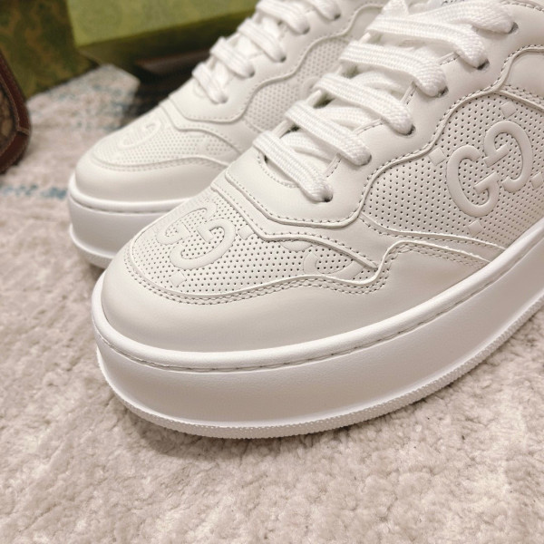 G*u*i sneaker with web