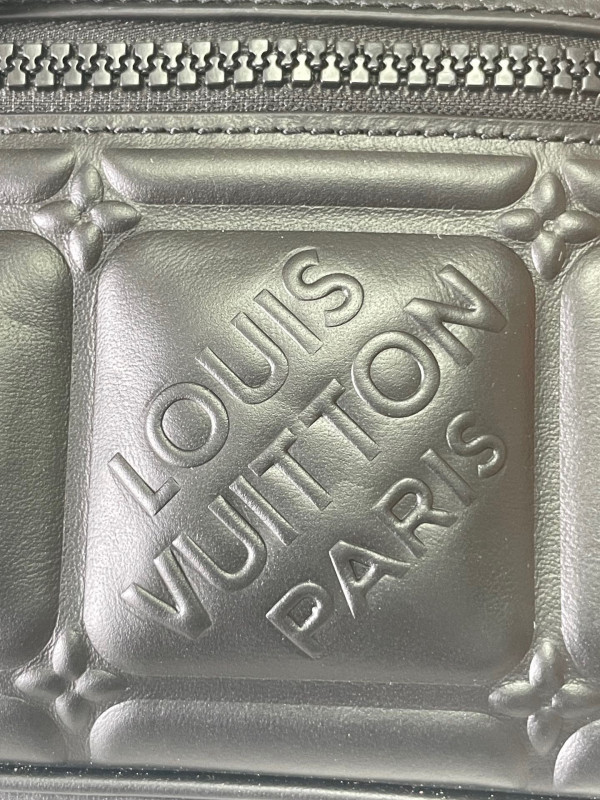 l**is V*t*n mini soft trunk