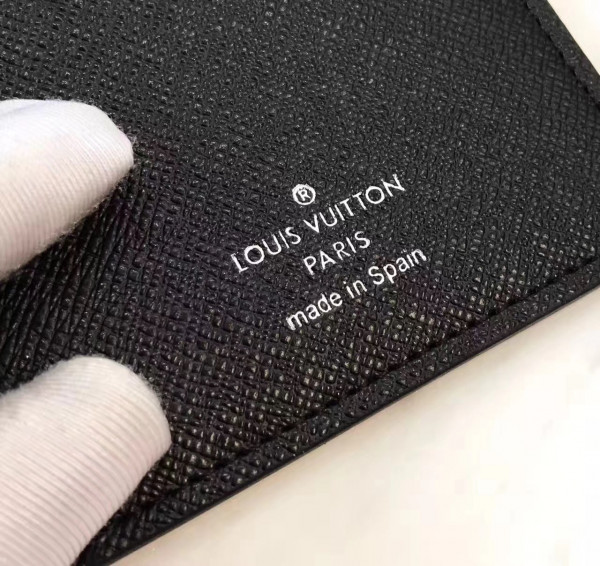 l**is v*t*n S*p*e wallet