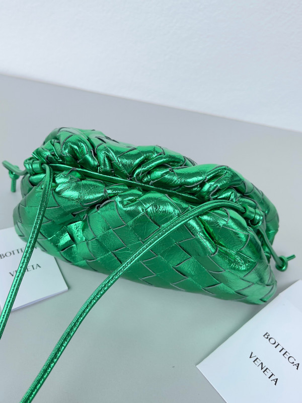 Bo*te*ga ve*ne*ta mini pouch