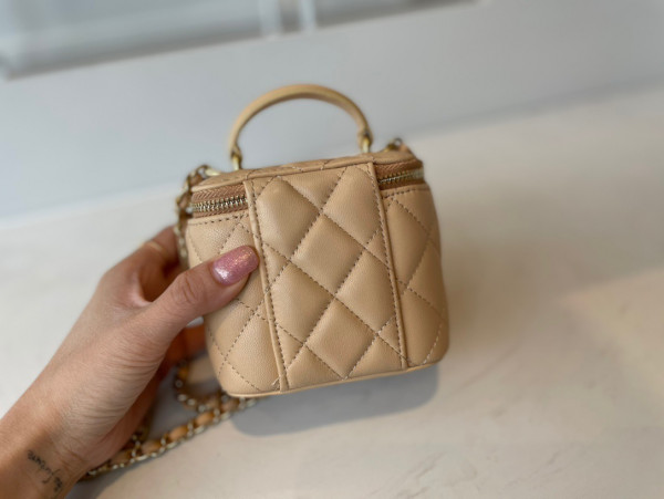 CL VANITY CASE