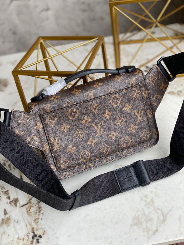 l**is V*t*n s lock sling bag