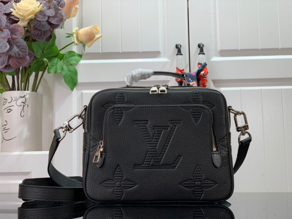l**is V*t*n messeanger bag