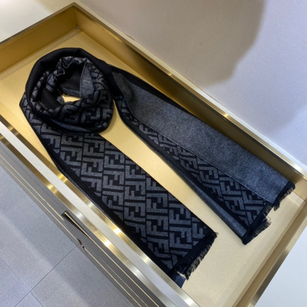 F**di scarf