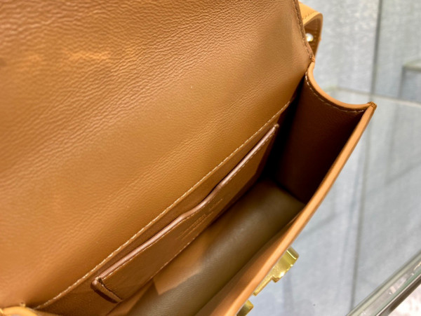 D*or 30 montaigne bag