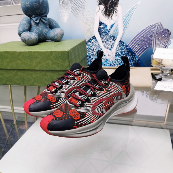 G*u*i run sneaker
