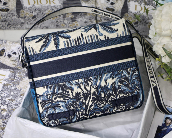 D*orcamp bag
