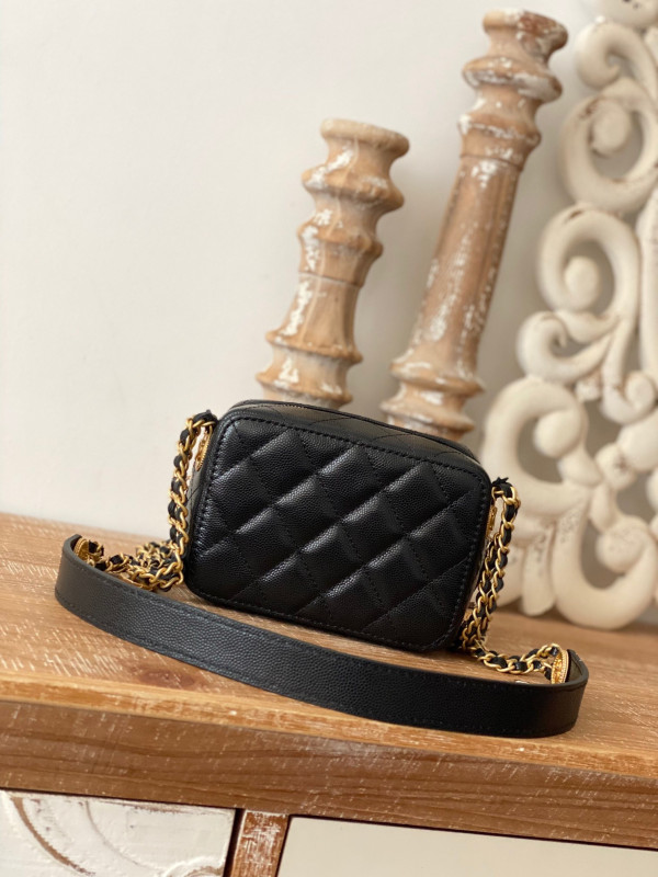 CL VANITY CASE